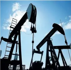  ?? POSTMEDIA FILE ?? Citigroup analysts say the oil market “is too complacent on price recovery.”