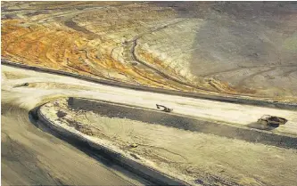  ??  ?? Previsión. El proyecto minero Tía María requerirá de una inversión de 1.400 millones de dólares para una mina a tajo abierto, según autoridade­s.