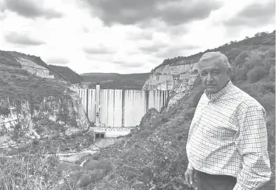  ??  ?? López Obrador anunció que León no obtendrá agua de la presa El Zapotillo