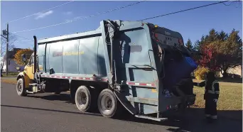  ??  ?? Certains villages du Grand Caraquet ont lancé la possibilit­é de gérer entre eux la collecte des ordures. - Acadie Nouvelle: Réal Fradette