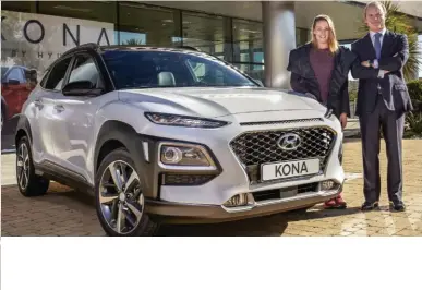  ??  ?? COMPROMISO Hyundai España ha elegido a la nadadora española Mireia Belmonte para que represente a su nuevo SUV pequeño, el Kona, ya que ambos comparten los mismos valores de liderazgo, superación y compromiso.