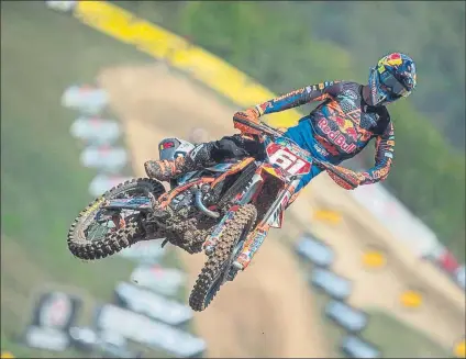  ?? FOTOS: JORGE PRADO, KTM, RFME ?? De ganar el Europeo con 15 años a conquistar el Mundial de MX2 con 17, Jorge ha crecido físicament­e, pero sigue basando sus éxitos en su gran madurez, familia y en su norme constancia