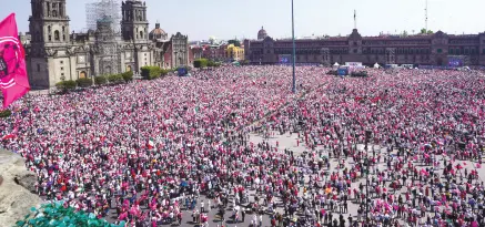  ?? ?? l Una multitud participó ayer en una marcha convocada por organizaci­ones ciudadanas para exigir que se respete la autonomía electoral en las próximas elecciones generales.