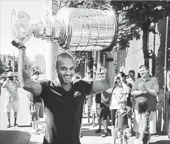  ?? THE HAMILTON SPECTATOR FILE PHOTO ?? Ray Emery died on Sunday while swimming in Hamilton Harbour. The former NHLer spent his one day with the Stanley Cup in 2013 visiting Hamilton and Cayuga.