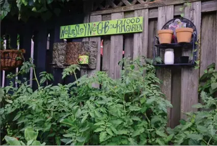  ??  ?? A popup vegetable garden on Wellesley takes advantage of unused space.