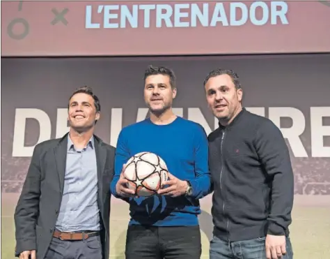  ??  ?? TRES MAGOS PERICOS. Rubi, Pochettino y Sergio, ayer, en el Hotel Hesperia Tower en el Día del Entrenador. Un encuentro perico.