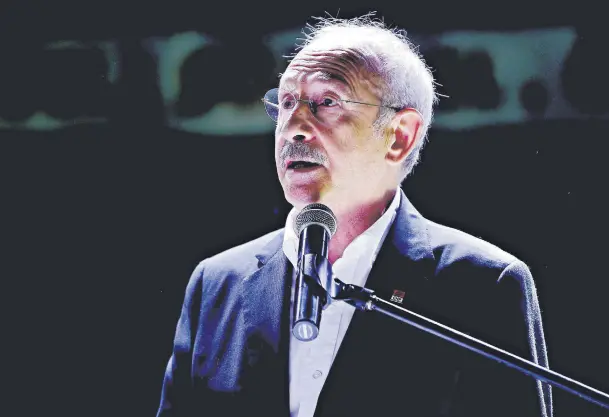  ??  ?? CHP Chairman Kemal Kılıçdaroğ­lu delivering a speech in southern Antalya province, July 21.