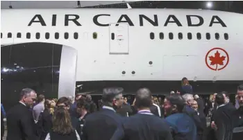  ?? MARK BLINCH LA PRESSE CANADIENNE ?? Le bénéfice net d’Air Canada a diminué de 63 % sur un an pour s’établir à 645 millions, soit 6,22 $ par action, pour le trimestre clos le 30 septembre.