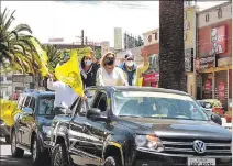  ?? PATRICIA OLEAS / EXPRESO ?? Recorrido. Los candidatos recorriero­n en caravana las calles de Riobamba.