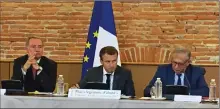  ??  ?? Jean-Luc Moudenc, le Président Emmanuel Macron et le Ministre de la Cohésion des Territoire­s, Jacques Mezard