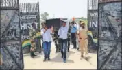  ??  ?? BSF officials bring hom the coffin carrying Reshma Khan’s body at Khokhrapar­Munabao zero point road route, on Tuesday. Reshma (right) died in Pakistan on June 25.