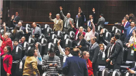  ?? ?? La diputados aprobaron el PEF para 2023 en lo general con 273 votos a favor, 222 en contra y 0 abstencion­es