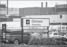 ?? CP PHOTO ?? The Oshawa’s General Motors car assembly plant in Oshawa, Ont., Monday.