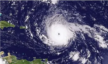  ?? FOTO: DPA ?? Der Hurrikan „Irma“ist der stärkste jemals über dem Atlantik gemessene Sturm. In seinen Ausmaßen soll er in etwa der Größe Frankreich­s entspreche­n und könnte in seinem Verlauf noch die Dominikani­sche Republik, Kuba und die USA treffen.