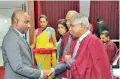  ??  ?? Prof. P A N Punyasiri receiving the Dr. C L De Silva Gold Medal Award 2017 from the Chief Guest.