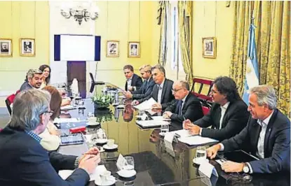  ?? (TÉLAM) ?? Reunión. El gabinete nacional se reunió ayer. Luego, se hizo el anuncio del bono para privados y estatales.