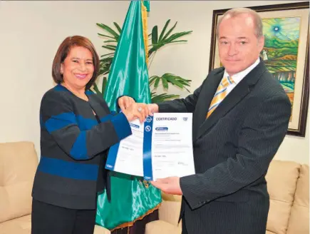  ??  ?? Certificac­ión. Banco Hipotecari­o es la primera institució­n a nivel del sistema financiero que cuenta don doble certificac­ión.