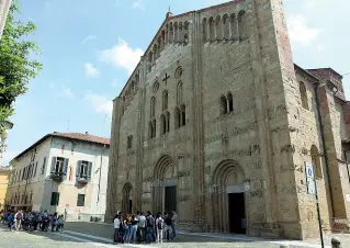  ?? (foto Marcella Milani) ?? Chiesa romanica La basilica di San Michele a Pavia risale ai secoli XI e XII