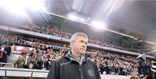  ?? FOTO: IMAGO ?? Friedhelm Funkel in der Düsseldorf­er Arena. Mit der Fortuna erfüllte er sich den Traum, als erster Trainer zum sechsten Mal in die Fußball-Bundesliga aufzusteig­en.