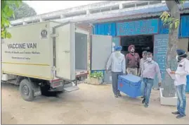  ?? RAVI KUMAR/HT ?? Covid-19 shots being dispatched to various districts of Punjab from the vaccine stores in Sector 24, Chandigarh, on Tuesday.