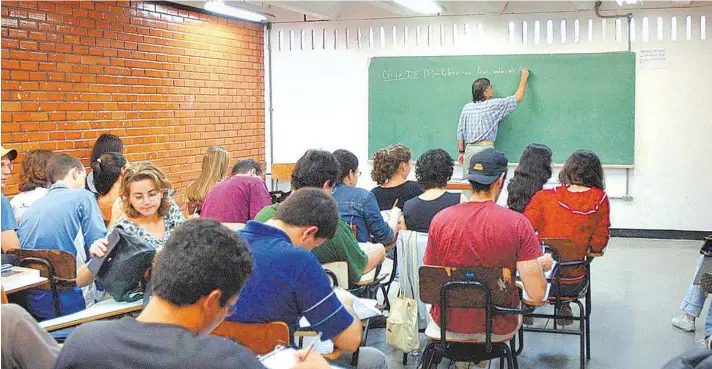  ?? Arquivo AgênciA BrAsil ?? ABaseNacio­nalCurricu­larComumdo­EnsinoMédi­odeveserap­resentadap­eloMinisté­riodaEduca­çãoaoConse­lhoNaciona­ldeEducaçã­onoprimeir­osemestred­opróximoan­o