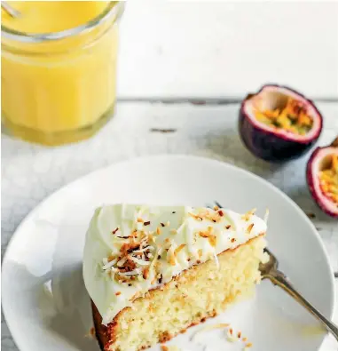  ??  ?? With warm citrus flavours, this lime & coconut cake with lime curd is delicious.