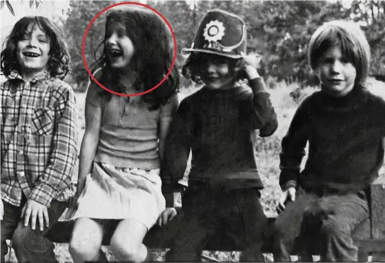  ??  ?? Wild childhood: Raffaella (circled) flanked by Alexander, Roderick and two friends