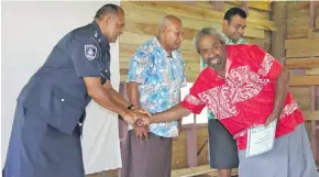  ?? Photo: Ministry of Fisheries ?? One of the many fish wardens who was presented his certificat­e.