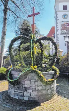  ?? FOTO: BIANCA SCHENK ?? Der Osterbrunn­en in Wasserburg.