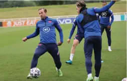  ?? (Reuters) ?? ENGLAND FORWARDS Harry Kane (left) and Jack Grealish (right) may be teammates at Manchester City next season, but first they will look to play instrument­al roles in their country’s Euro 2020 last-16 showdown against Germany tonight.