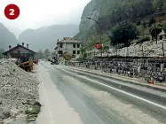  ??  ?? 1 Una casa in località La Muda, nel Comune di La Valle Agordina, invasa dalla ghiaia e ora liberata2 La strada regionale Agordina, che da Sedico risale la valle costeggian­do il torrente Cordevole fino a Caprile, è stata ripulita dal fango e dai sassi3 La foto rilanciata dal governator­e Zaia, mostra la sede della Croce Verde di Alleghe