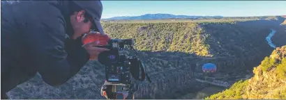  ?? COURTESY PHOTO ?? BOTTOM
A DMA student films from above the Río Grande.