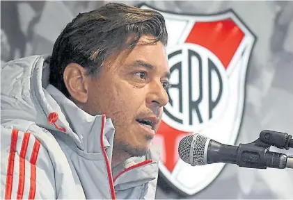  ??  ?? Gallardo. Fue lapidario con Angelici por lo que ocurrió en Barcelona. Y le pasó revista a todo lo de River.