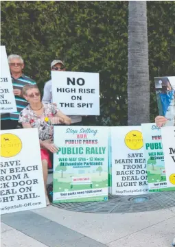  ??  ?? Former Gold Coast City councillor Eddy Sarroff opposes the sale