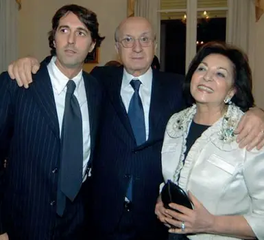  ??  ?? Novanta anni
L’ex premier Ciriaco
De Mita a febbraio ha festeggiat­o a Roma il suo novantesim­o compleanno Nella foto: con sua moglie Anna Maria e con suo figlio Giuseppe