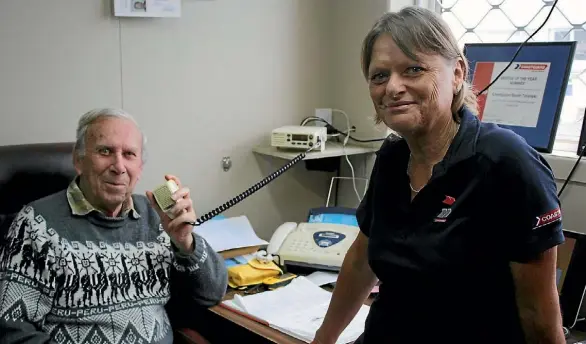  ?? JANE MATTHEWS/FAIRFAX NZ ?? Les Stevens and Chrissy Windel feel rewarded in their volunteer roles as radio operators for South Taranaki Coastguard.