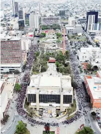  ?? ?? ▮ En cada localidad, los participan­tes agregaron un toque local a las manifestac­iones, siendo la seguridad una de las demandas más sonadas en Cuernavaca y Monterrey (foto).