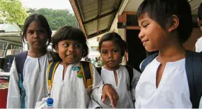  ??  ?? The dropout rate among orang asli schoolchil­dren has gone down and the Rural and Regional Developmen­t Ministry is working with the Education Ministry to further reduce the number.