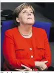  ??  ?? Merkel verurteilt­e gestern erneut rechte Ausschreit­ungen