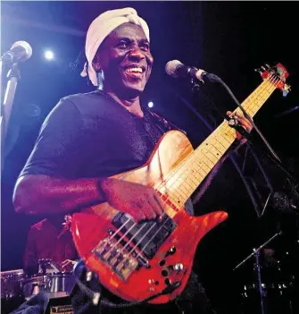  ?? Na zítřejší koncert slibuje Richard Bona písně, které ještě české publikum neslyšelo. FOTO MAFRA – TOMÁŠ FRAIT ?? Více tance.