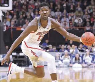  ?? AP ?? DeAndre Ayton se perfila será escogido en los primeros dos lugares en el draft de novatos.