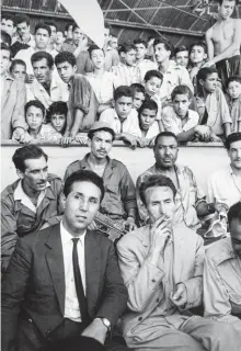  ??  ?? Indépendan­ce.
Alger, 11 septembre 1962. Ahmed Ben Bella (à g.), alors chef du gouverneme­nt algérien, et Houari Boumediene.
