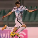  ??  ?? Uomo assist Nicolo Barella, 23 anni: suo l’assist per il gol decisivo di Lukaku a Firenze
