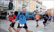  ?? (Photos L.Boutria) ?? Le col de Collebasse à Ramatuelle et la traversée du port de Saint-Tropez resteront les deux temps forts du Marathon internatio­nal du Golfe.