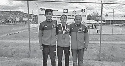  ??  ?? La atleta María Acuña se vistió de plata en el Nacional de Campo Traviesa./ Cortesía