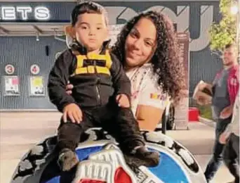  ?? Leilani Turley/Contribute­d photo ?? Lury Pizarro with her son, Emmanuel, 3. Both were found fatally shot on Valentine’s Day in their apartment in Brooklyn, Conn.