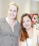  ??  ?? Linn Backmann with Edna Chua, lucky winner of the Caracole side table