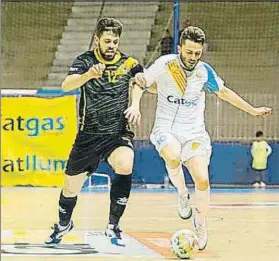  ?? FOTO: LNFS ?? O Parrulo Ferrol logró su primer triunfo lejos de A Malata tras ganar en Santa Coloma