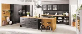  ??  ?? Eine Spezialitä­t von Möbel Treml: Küchen – inklusive Montage!