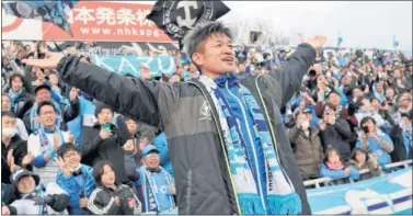  ??  ?? LEYENDA. Kazuyoshi Miura ha renovado con el Yokohama japonés con 50 años.